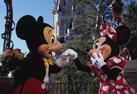 Mickey adn Minnie Mouse in DisneyWorld