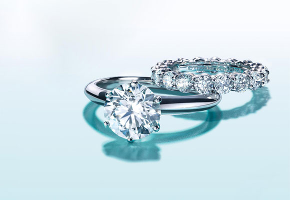 Tiffany, anillos de compromiso. Haz clic para comprar