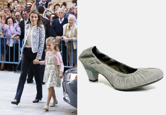 La reina Letizia con zapatos de Ursula Mascaró