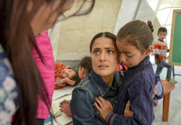 Salma Hayek visited Syrian refugees in Lebanon 3