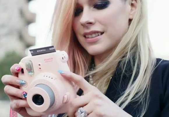 Avril Lavigne con su cámara 