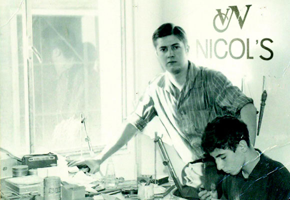 Vicente Nicolás en su taller, 1961. Foto: Nicol´s