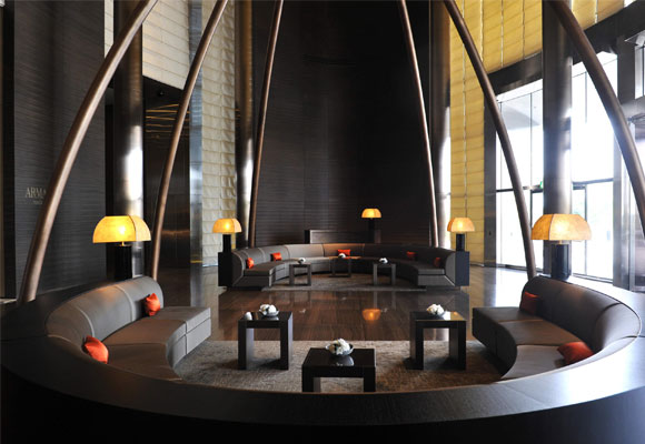 Lobby del hotel Armani de Dubai. Haz clic para reservar