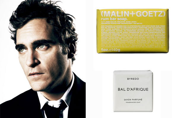 Joaquin Phoenix (foto: Pinterest) y los jabones de Malin+Goetz y Bal D´Afrique