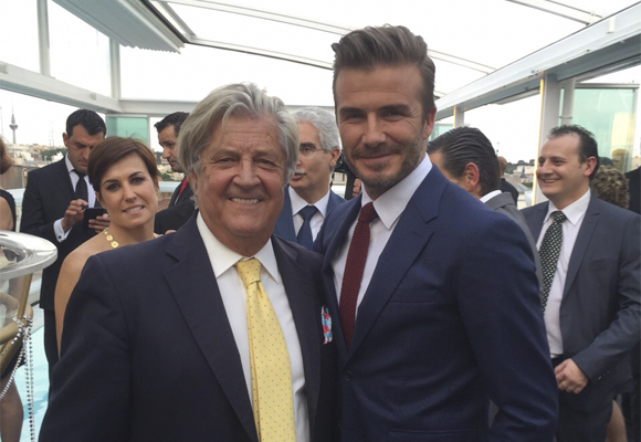 David Beckham junto al diseñador de joyas, Nicolás