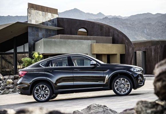 The new BMW X6 xDrive50i in Sparkling Storm