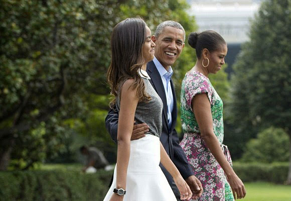 Barack, Michelle y Malia Obama. Foto: ap