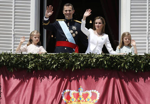 Sus Majestades los Reyes, junto a la Princesa de Asturias y la Infanta Doña Sofía. Foto: Borja Fotógrafos