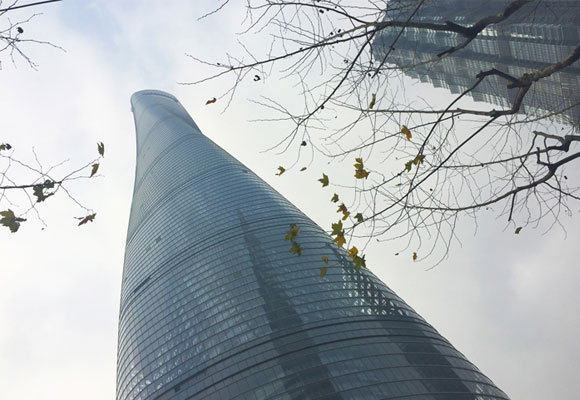 Vista desde el suelo de la Shangai Tower