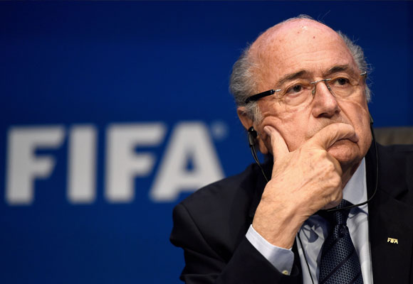 Joseph Blatter tuvo que dimitir de su cargo en la FIFA