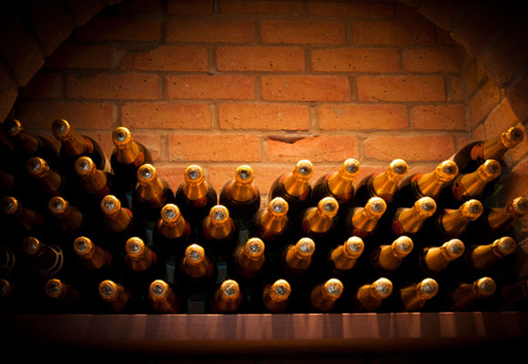 Muchas botellas de champagne se han descorchado desde que Dom Perignon descubriera las burbujas