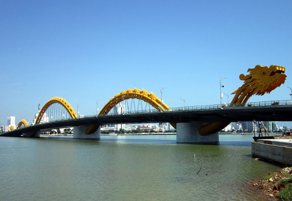 Puente del Dragón en Vietnam. Foto: wikipedia