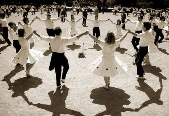 El Sirtaki es un baile típico griego