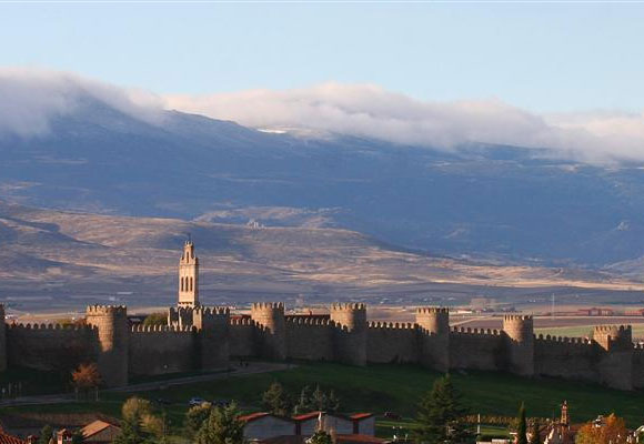 Vista general de la muralla de Ávila