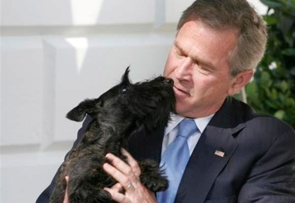 George Bush con su perro