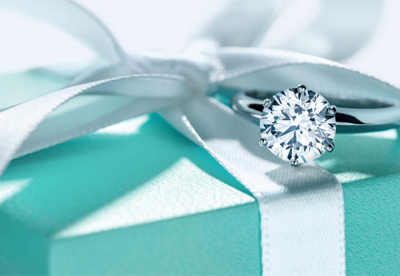 Tiffany, anillo de compromiso. Haz clic para comprarlo