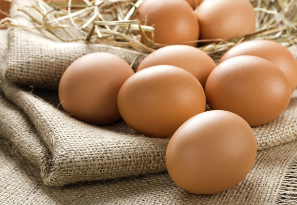 La dieta vegana excluye el consumo de huevos por ser de origen animal
