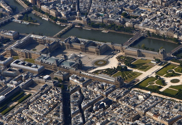 Vista aérea del Louvre