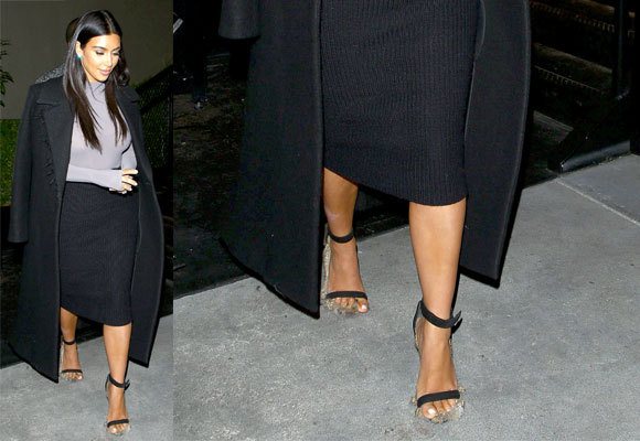 Kim Kardashian con sandalias Celine