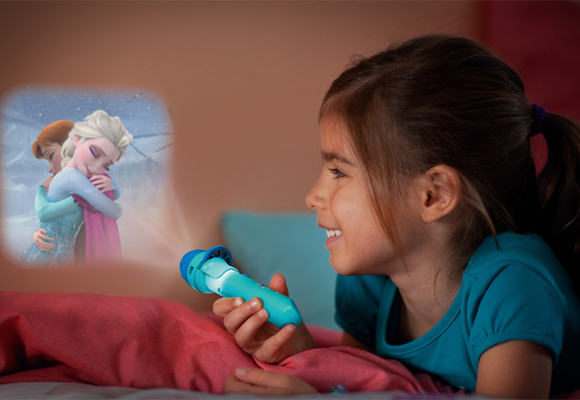 Linterna proyector de 'Frozen' (19,95 euros) para las princesas de la casa
