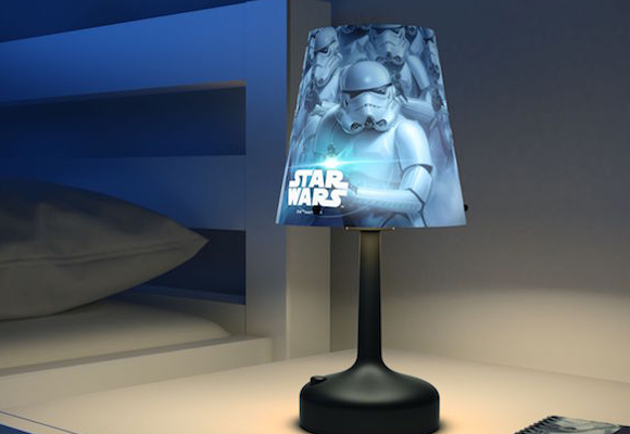 Lámpara de mesa 'Star Wars'. Cómprala aquí