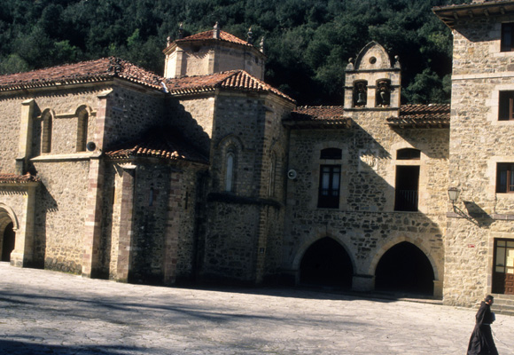 Monasterio de Santo Toribio, uno de los lugares donde 'nació' el orujo