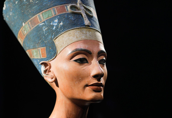 El bello busto de Nefertiti se puede ver en el Museo Egipcio de Berlín