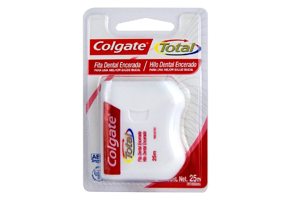 Aquí puedes comprar este hilo dental con cera de Colgate