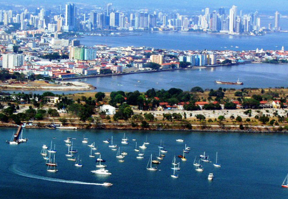 La ciudad de Panamá cada vez cuenta con más yates de super lujo
