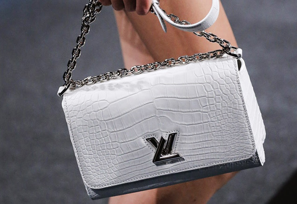 Bolso de cadena de Vuitton. Puedes comprarlo aquí