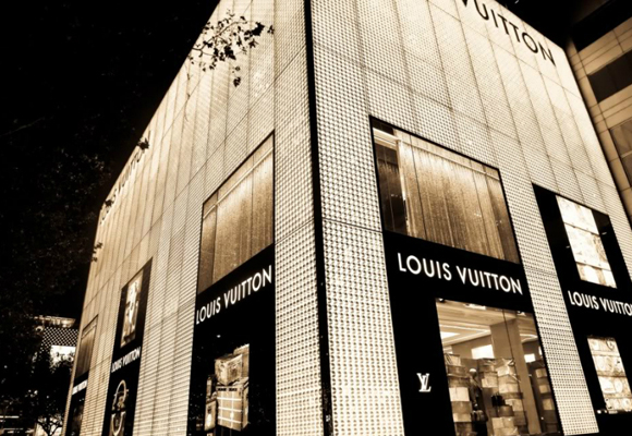 Las tiendas de lujo repliegan la expansión de tiendas en China