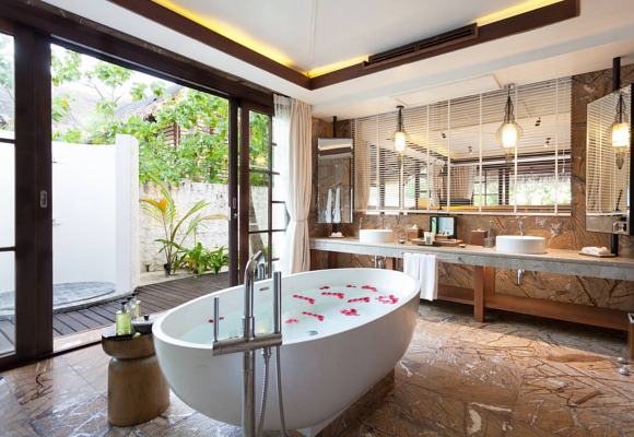 Jumeirah Vittaveli - Two Bedroom Beach Suite - Master Bathroom