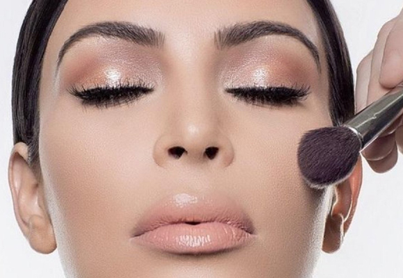 Kim Kardashian, la reina del maquillaje en las redes sociales
