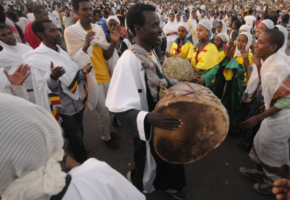 Danzas durante la procesión el día de la Epifanía