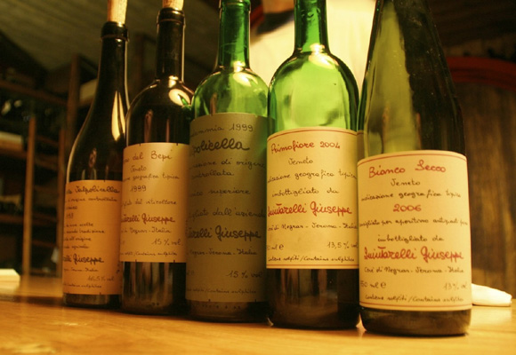 Selección de vinos en la cata en la Azienda Giuseppe Quintarelli en Verona