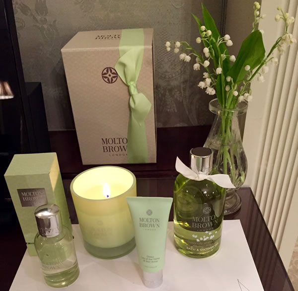 Colección Dewy Lilly of the Valley and Star Anis de Molton Brown