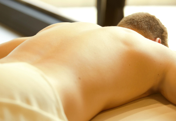 Un masaje exfoliante para una piel radiante