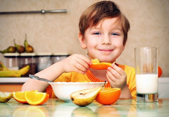 Una buena alimentación es fundamental para el correcto desarrollo de los niños