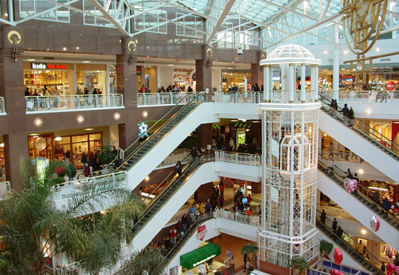 Crece la afluencia a los centros comerciales gracias a las rebajas de enero