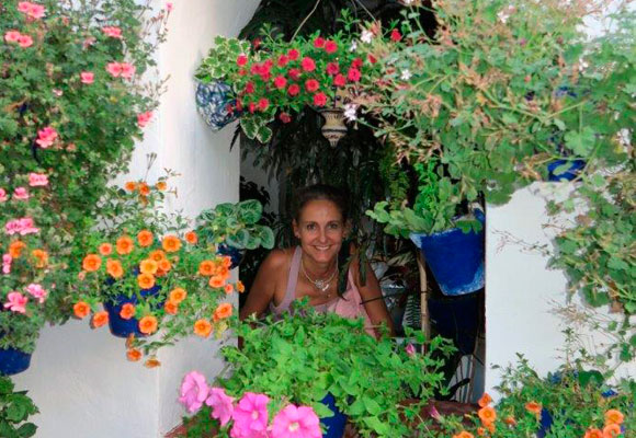 Carla en uno de los maravillosos patios de Córdoba