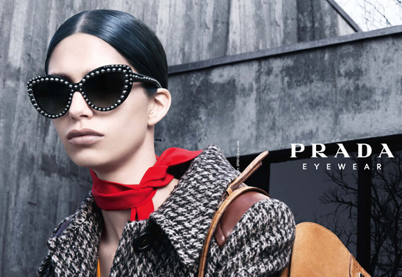 Colección Eyewear de Prada. Compra aquí