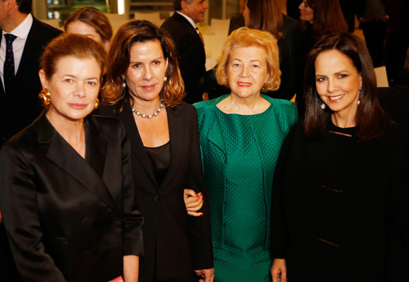 Elena Ochoa, Bárbara Garza y las premiadas de 2015, Solita Mishaan y Mayte Spinola
