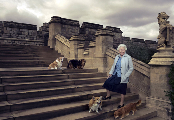 La Reina y sus famosos cuatro perros