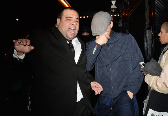 DiCaprio saliendo de una discoteca en Manhattan