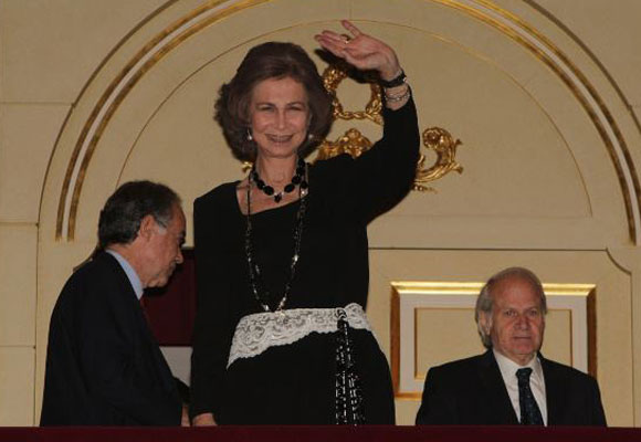 La reina Sofía luciendo una de las pulseras de Vaduva
