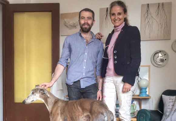 Nuestra colaboradora Carla con Carlos Villoslada en su casa de Logroño