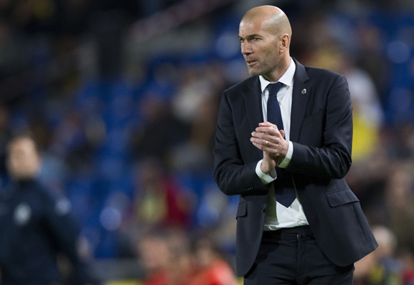 La percha de Zidane con traje es algo que nadie cuestiona