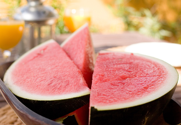 La fruta es clave en verano por su capacidad para hidratarno