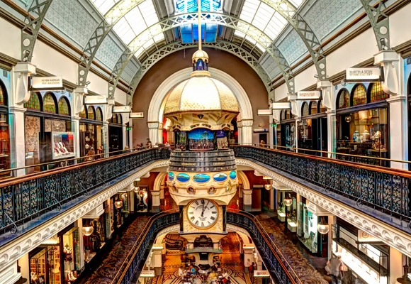 Interior del espectacular centro comercial QVB