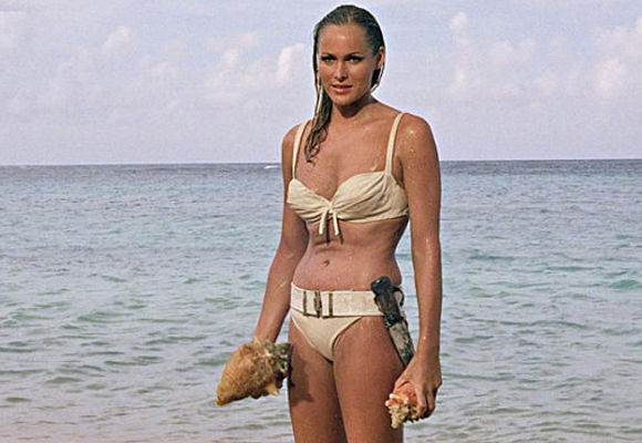 Ursula Andress, un sex symbol en bikini como chica Bond